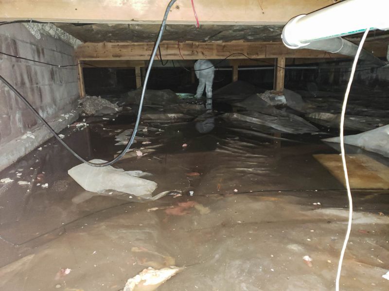 Encapsulated Crawlspace with Vent Covers